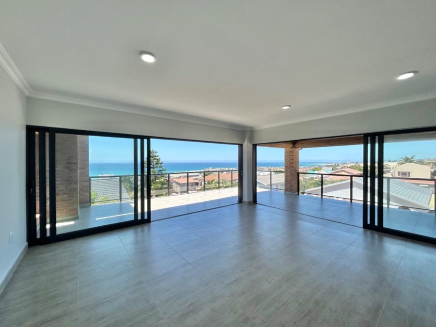 4 Bedroom Property for Sale in Wavecrest Eastern Cape